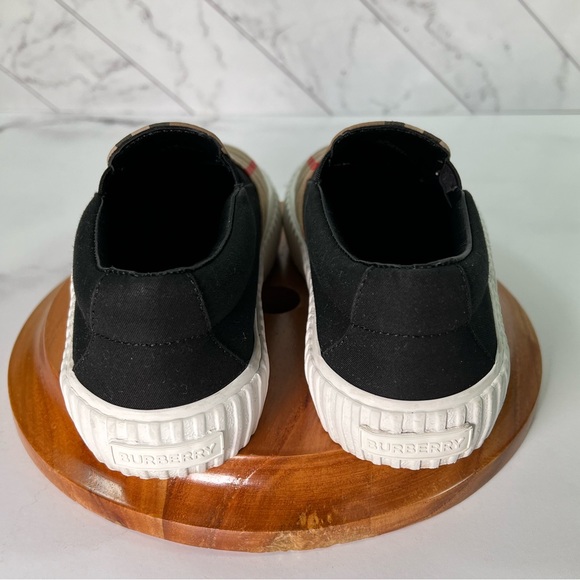 🔥 Burberry slip on (unisex) shoes us 12c - Picture 6 of 17